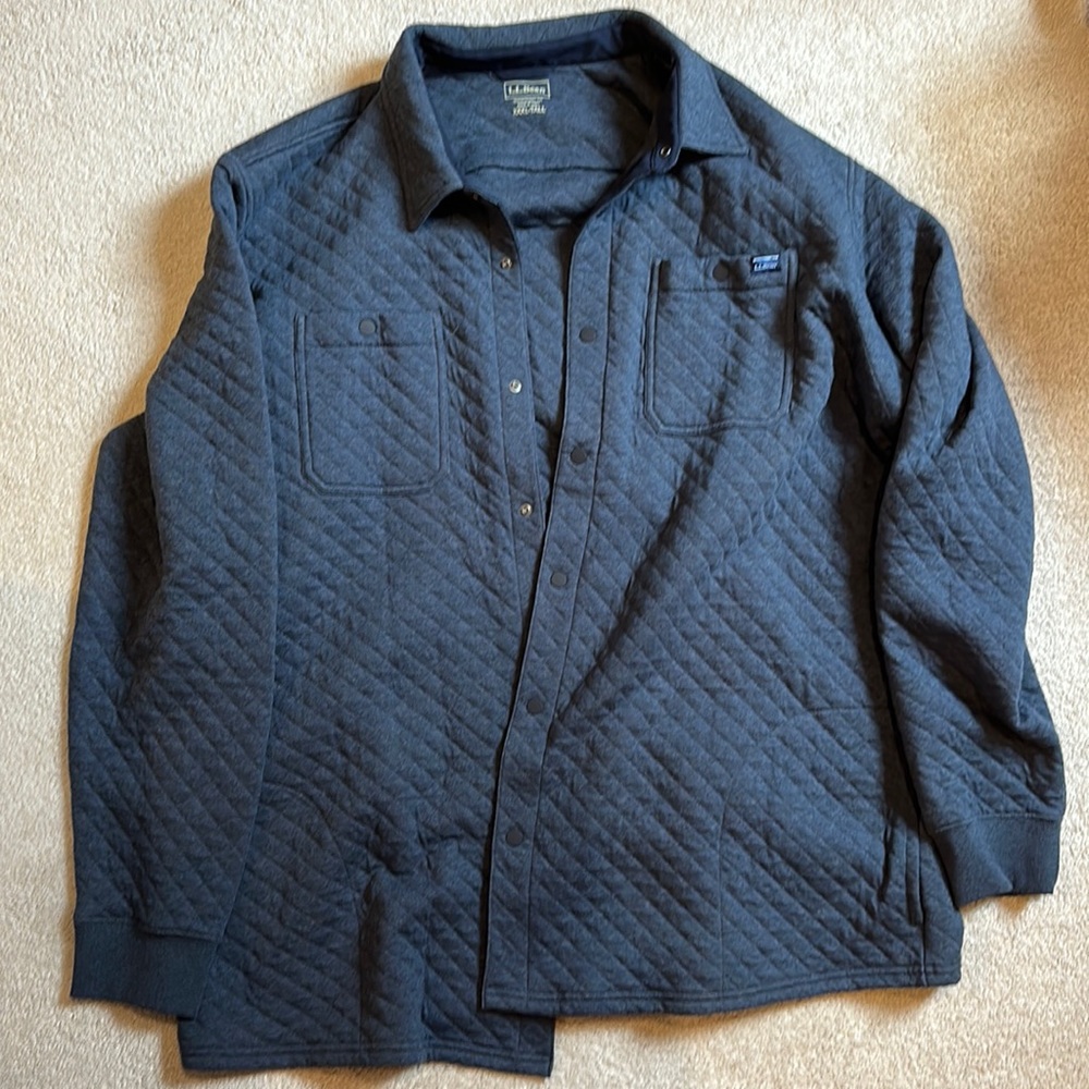 LL Bean, men’s navy quilted button up jacket, xxxl tall